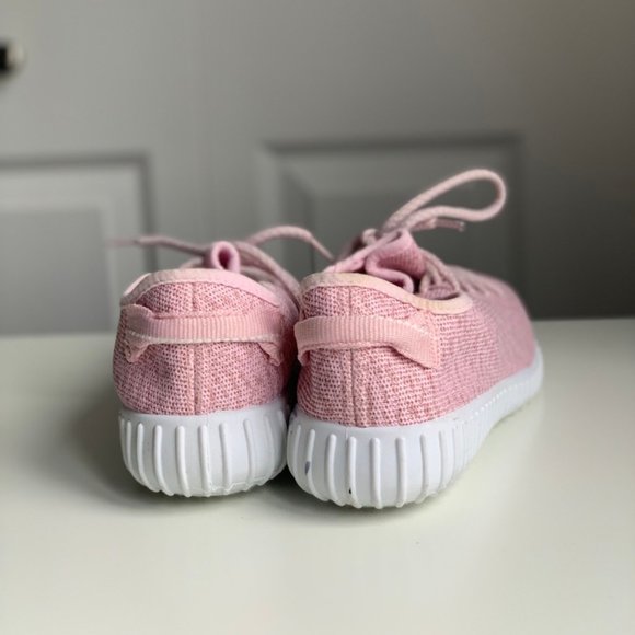 Pink sneakers - Picture 3 of 7